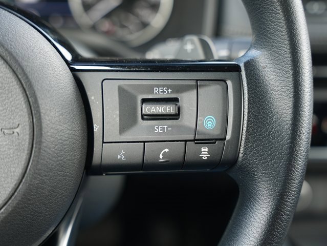 Used 2023 Nissan Rogue SV image 18