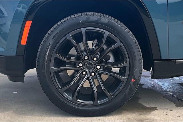 New 2026 Jeep Grand Wagoneer L Summit image 15