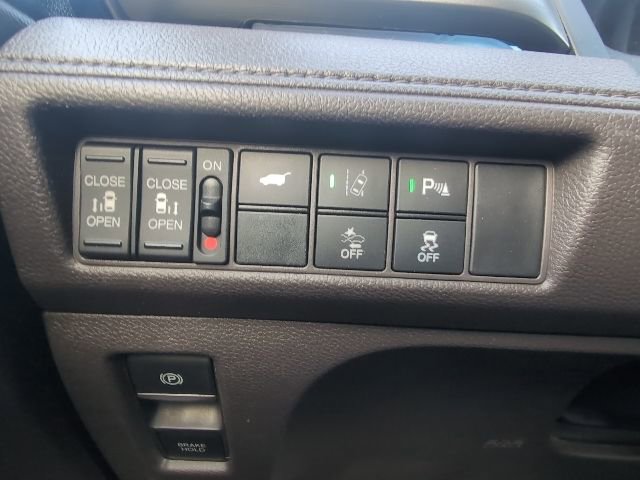 Used 2018 Honda Odyssey Elite image 17