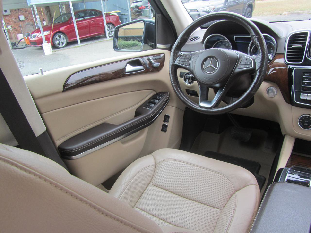 Used 2018 Mercedes-Benz GLS 550 4MATIC w/ Driver Assistance Package image 12