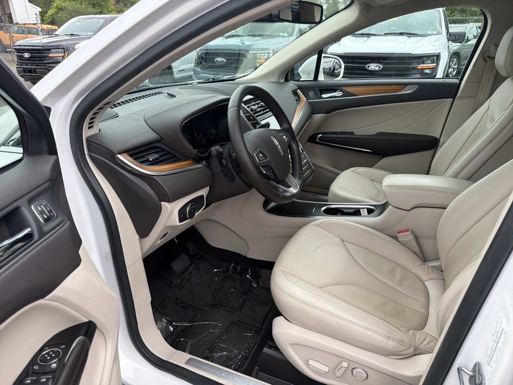 Used 2019 Lincoln MKC Select w/ MKC Climate Package AWD/4WD image 11