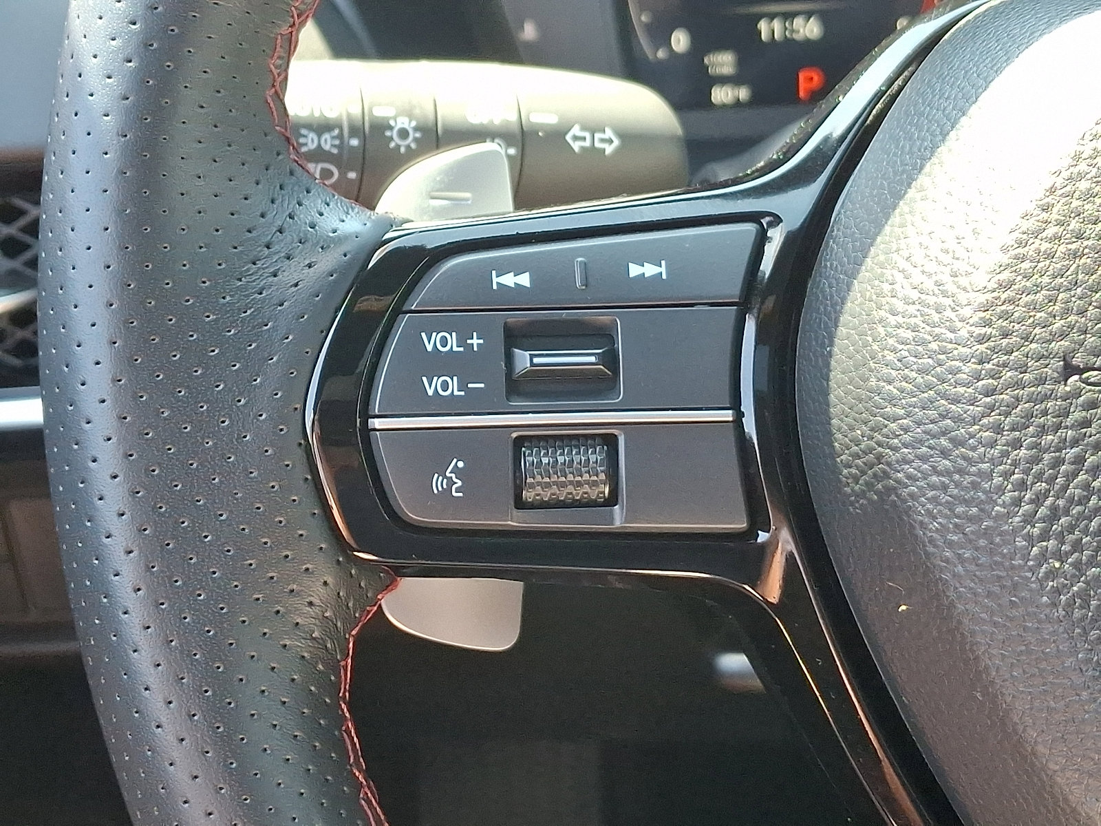 Certified 2025 Acura ADX A-Spec image 21