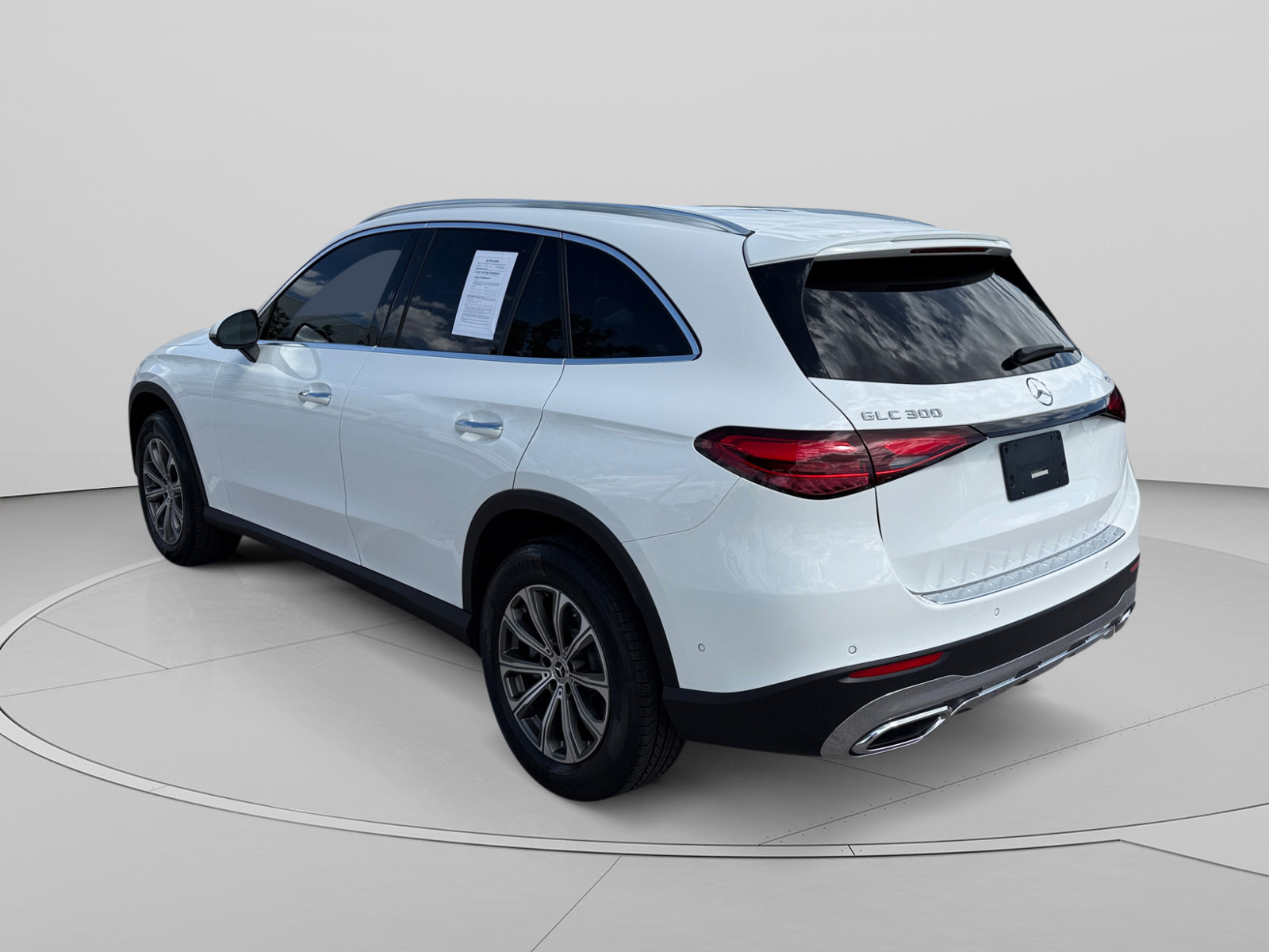 Certified 2024 Mercedes-Benz GLC 300 4MATIC image 3