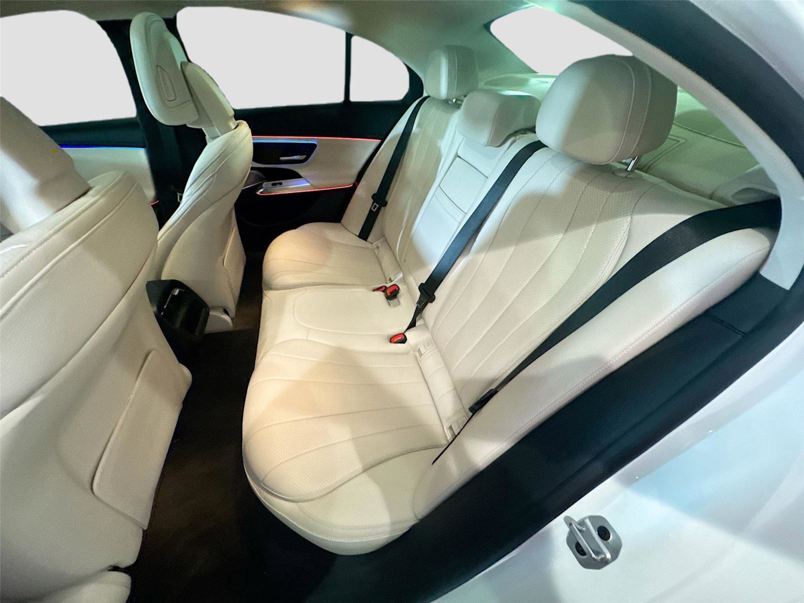 Used 2024 Mercedes-Benz E 350 4MATIC Sedan image 17
