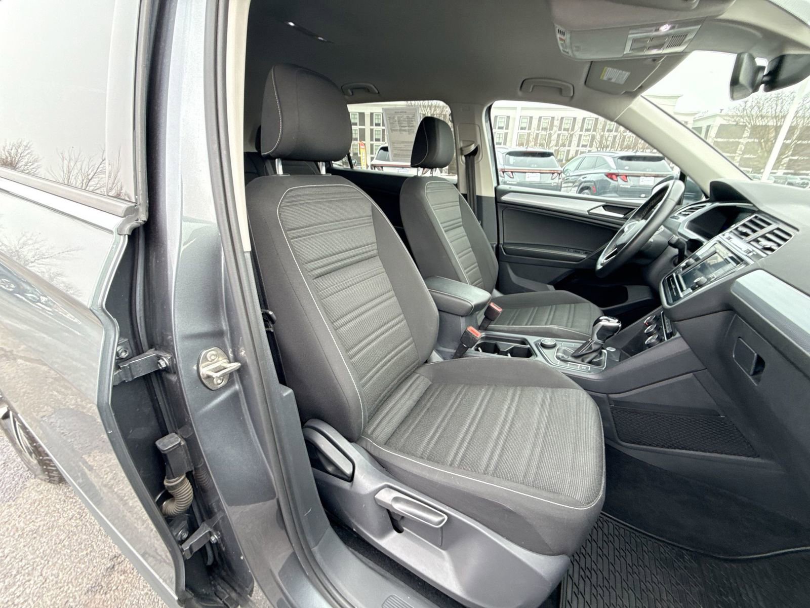 Used 2022 Volkswagen Tiguan S image 25