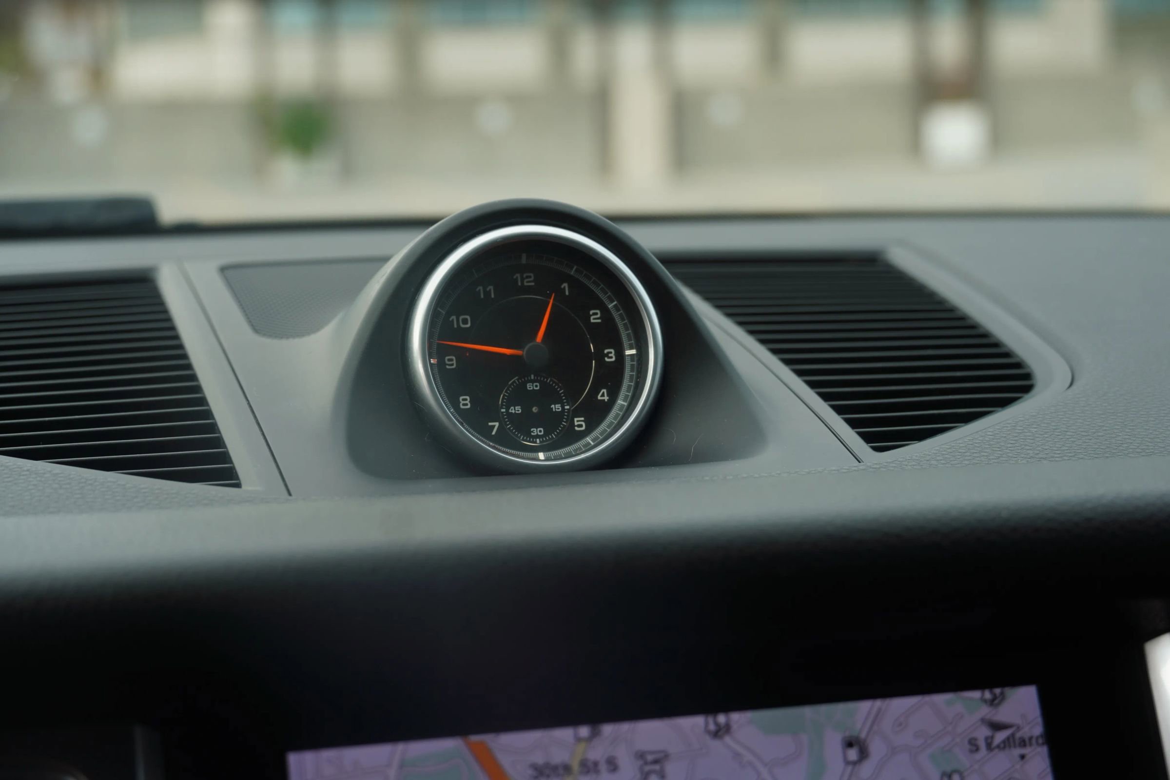 Used 2017 Porsche Macan image 38