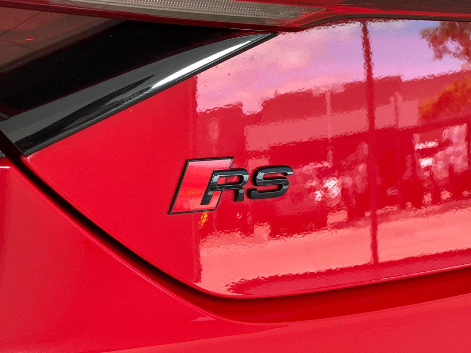 Used 2023 Audi RS e-tron GT w/ Carbon Performance Package AWD/4WD image 26