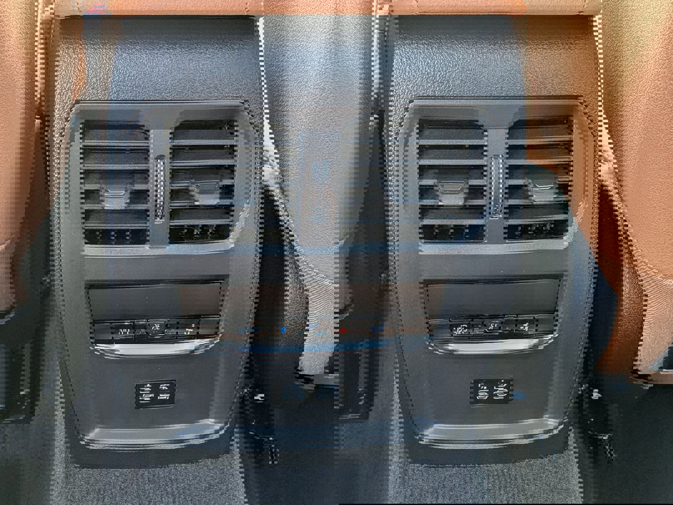 New 2026 BMW 330i xDrive Sedan w/ M Sport Package image 31