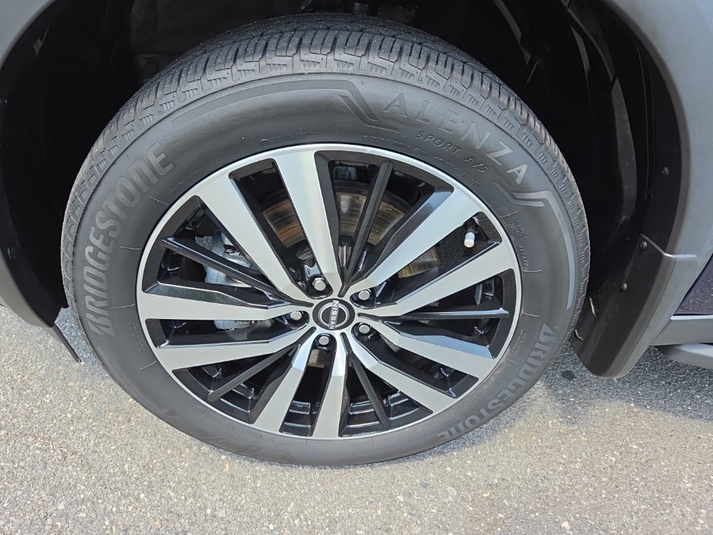 Used 2024 Nissan Pathfinder Platinum w/ Cargo Package FWD image 12