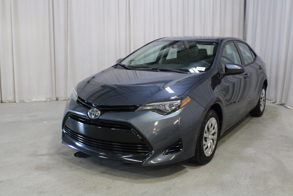 Used 2018 Toyota Corolla LE FWD image 35