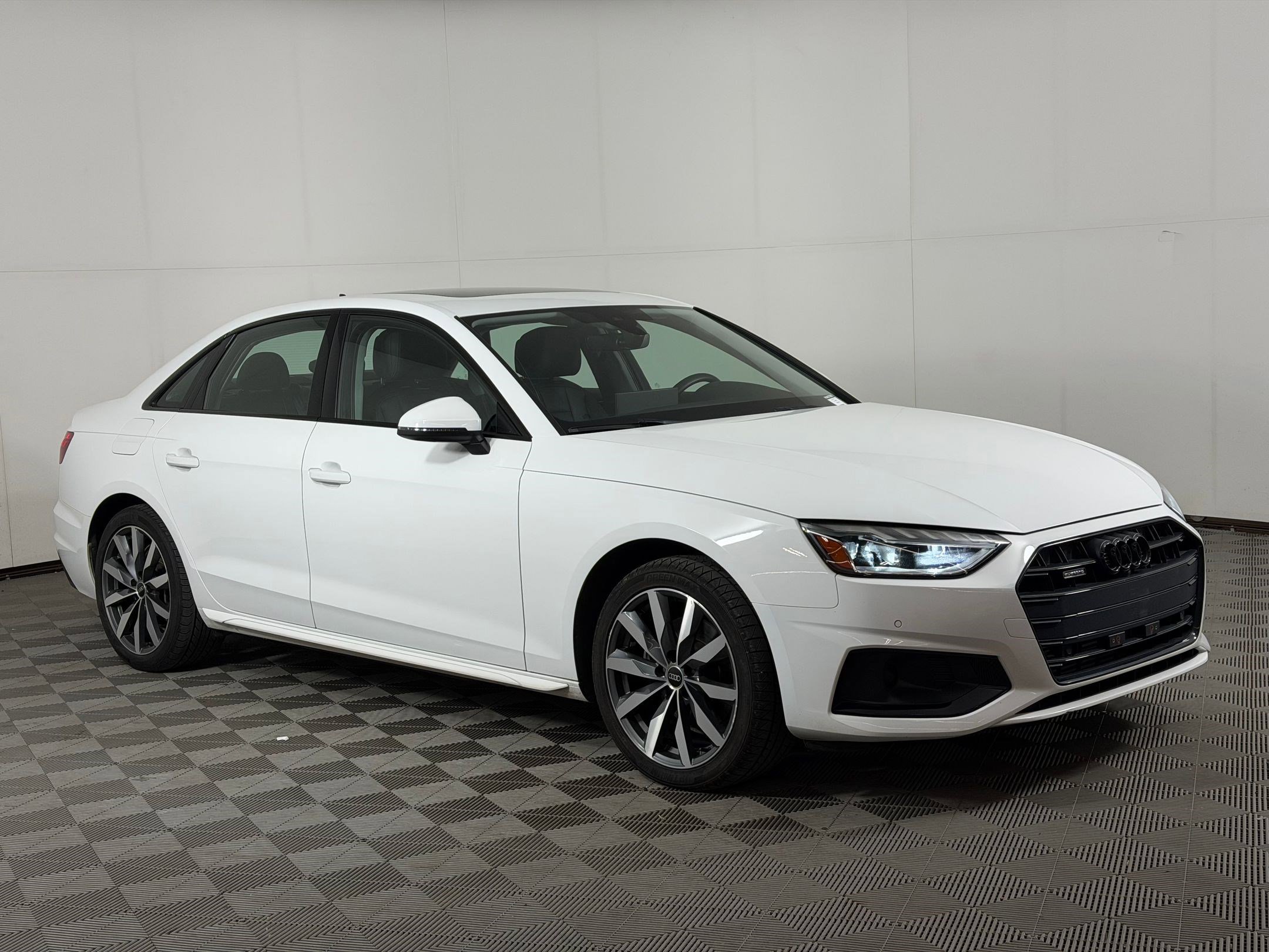 Used 2022 Audi A4 2.0T Premium Plus w/ Premium Plus Package AWD/4WD image 7