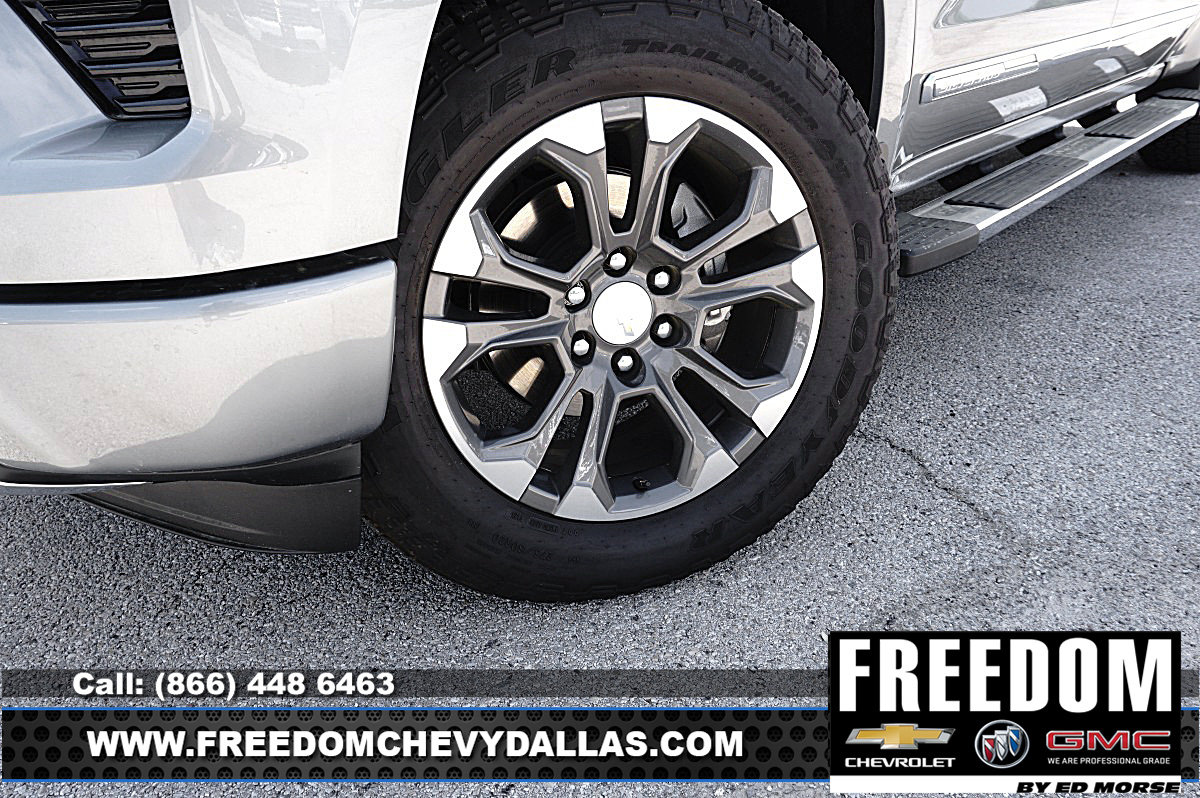 New 2025 Chevrolet Silverado 1500 High Country w/ Technology Package AWD/4WD image 9