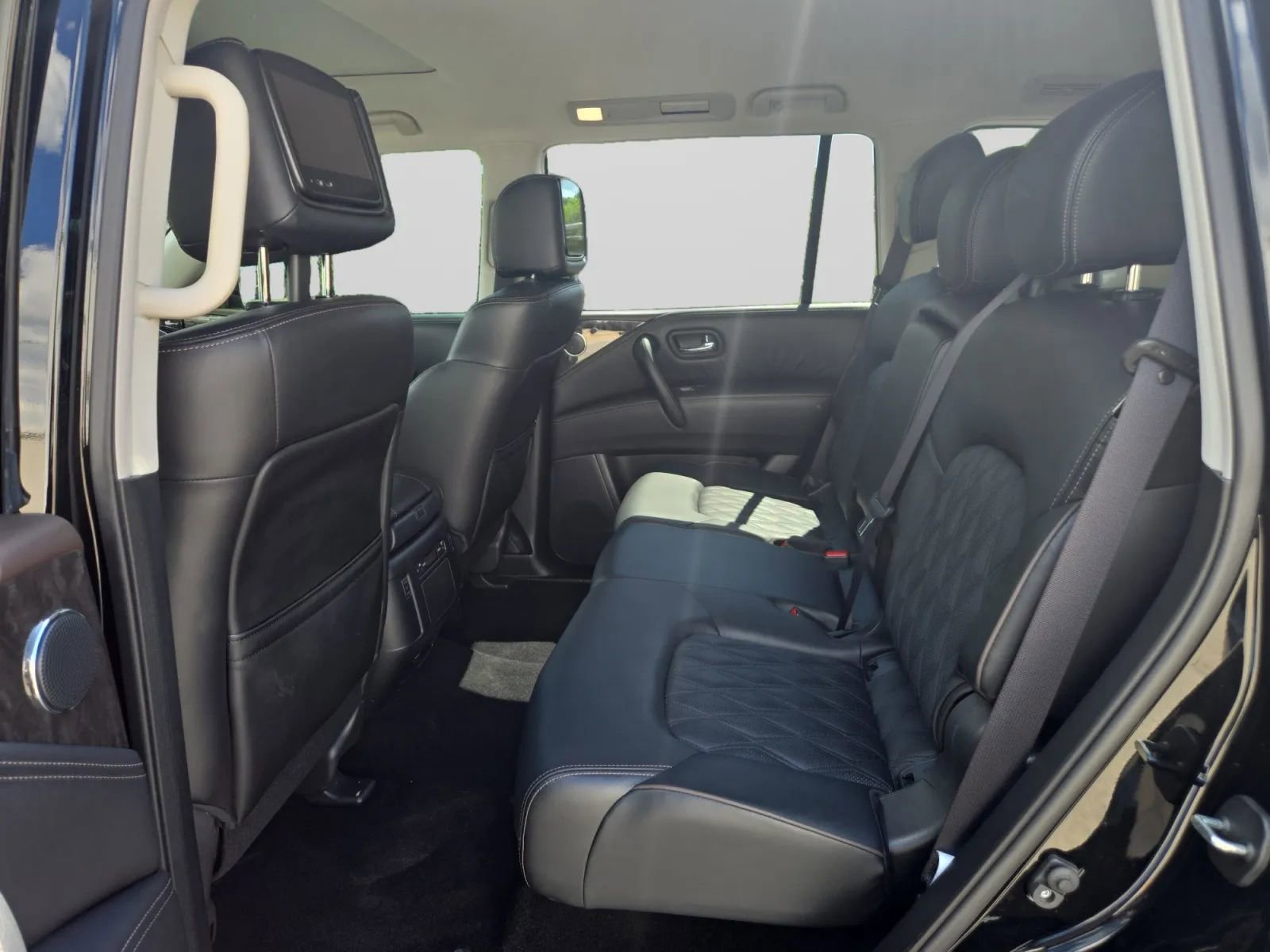 Used 2023 Nissan Armada Platinum RWD image 27