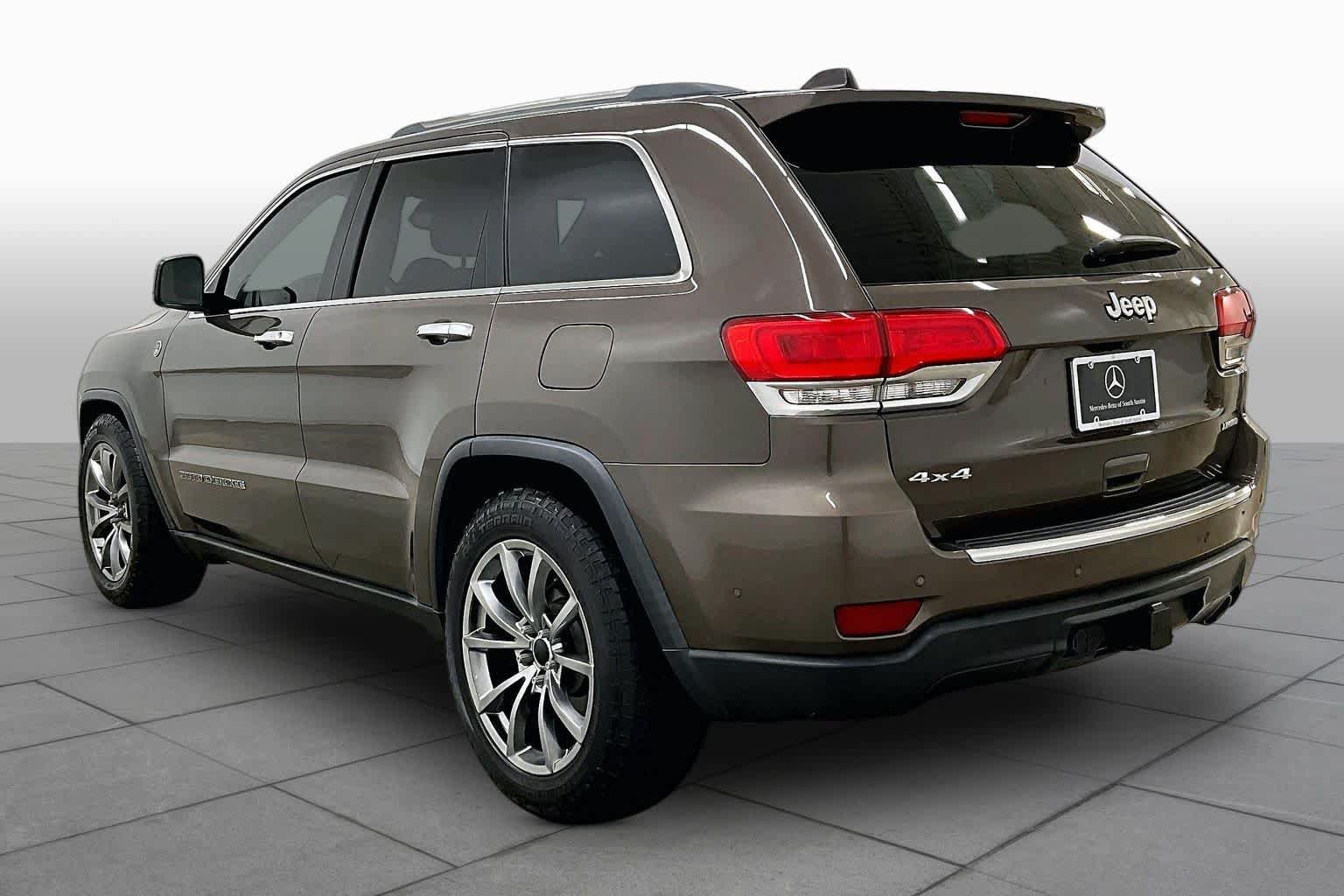 Used 2018 Jeep Grand Cherokee Limited w/ Luxury Group II AWD/4WD image 12