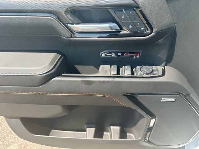Used 2024 GMC Sierra 1500 AT4 w/ Technology Package AWD/4WD image 15