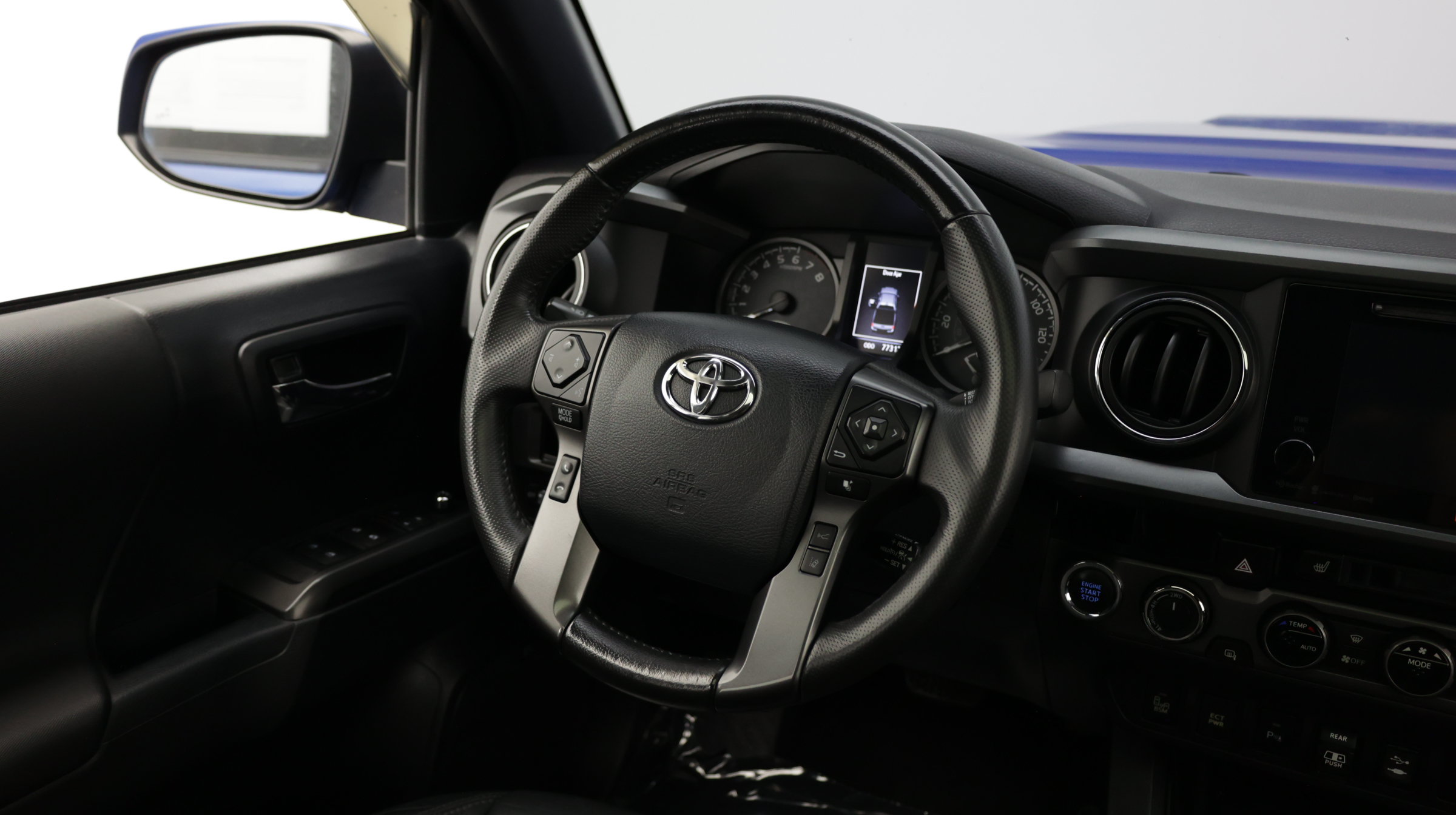 Used 2018 Toyota Tacoma TRD Sport AWD/4WD image 37