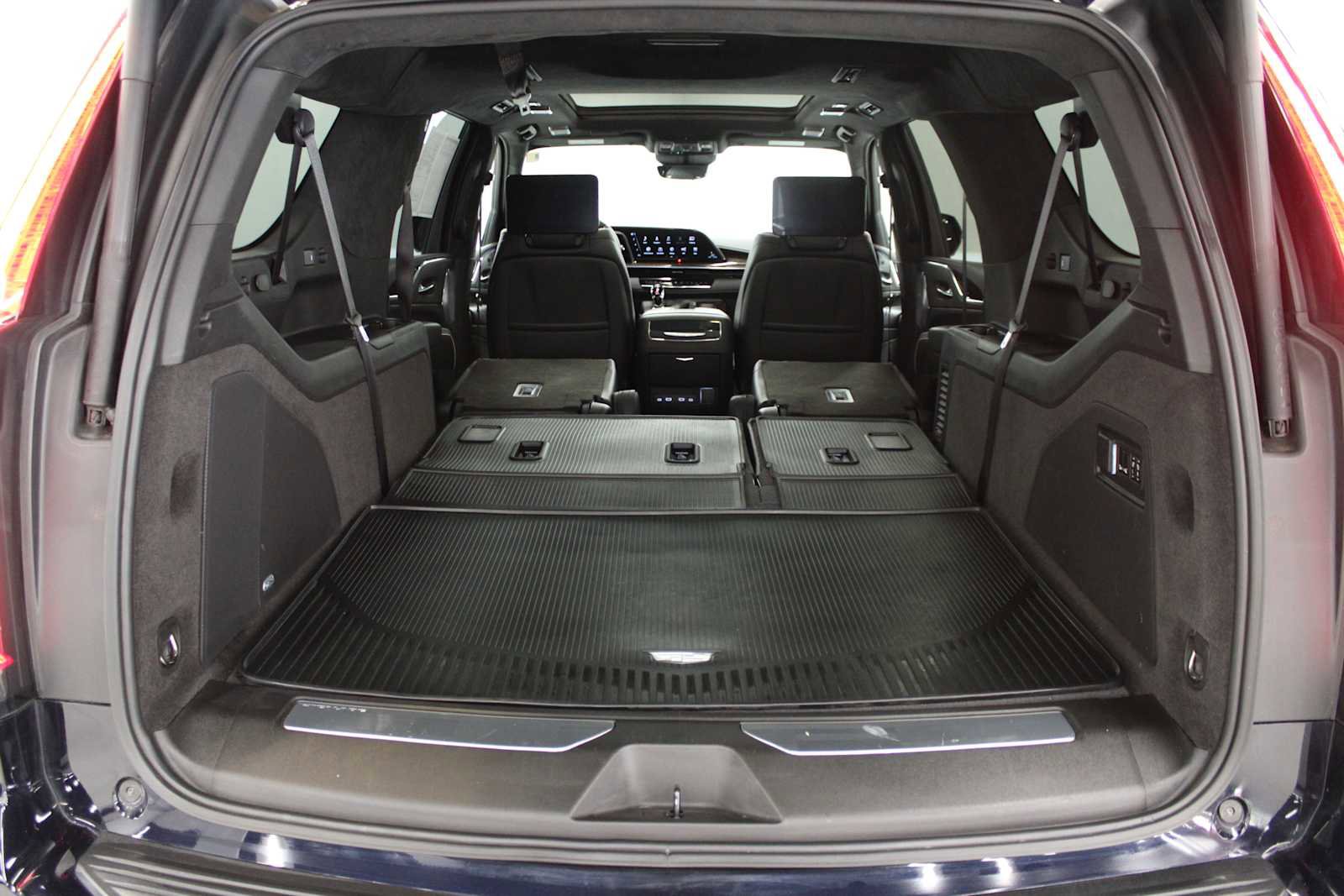 Certified 2024 Cadillac Escalade ESV Sport Platinum w/ LPO, ONYX Package image 12
