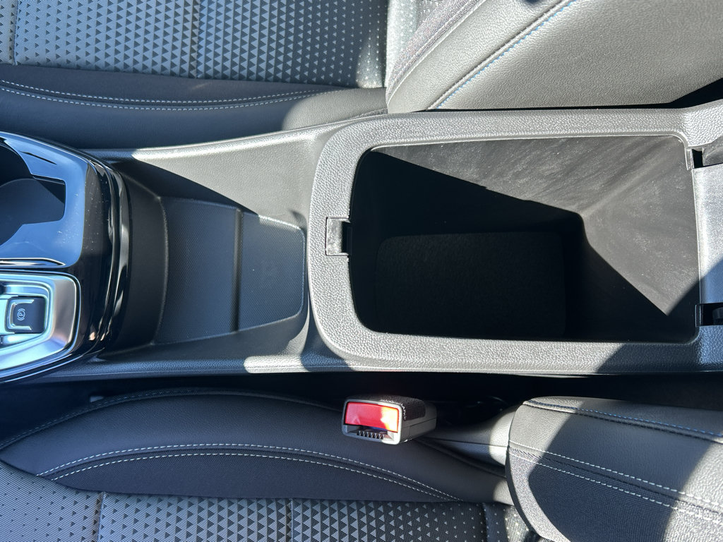 New 2026 Chevrolet Trax LT w/ Sunroof Package FWD image 18