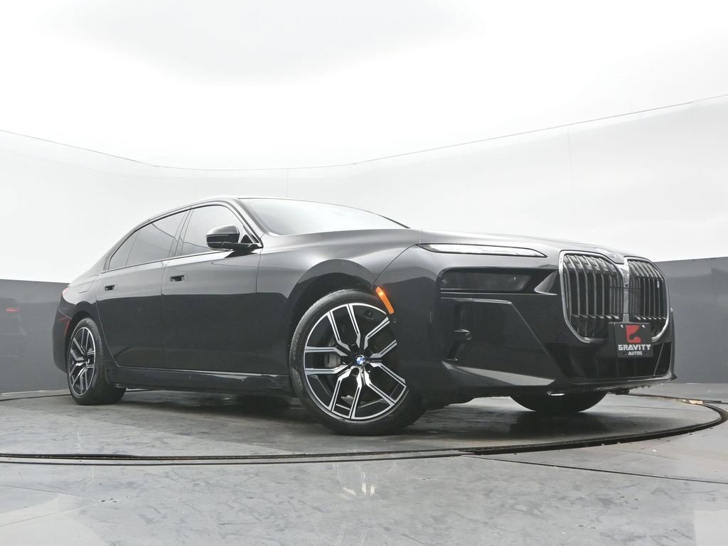 Used 2023 BMW i7 xDrive60 w/ Executive Package 2 image 29