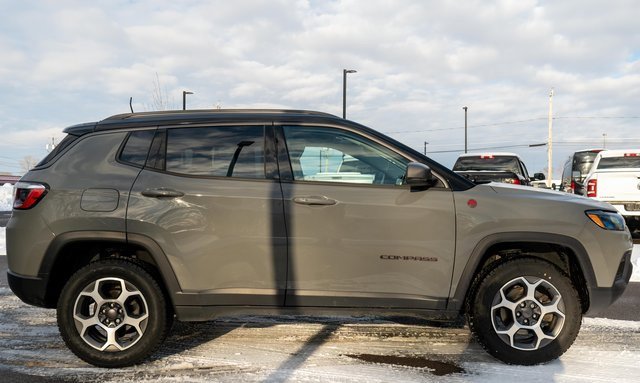 Used 2022 Jeep Compass Trailhawk image 5