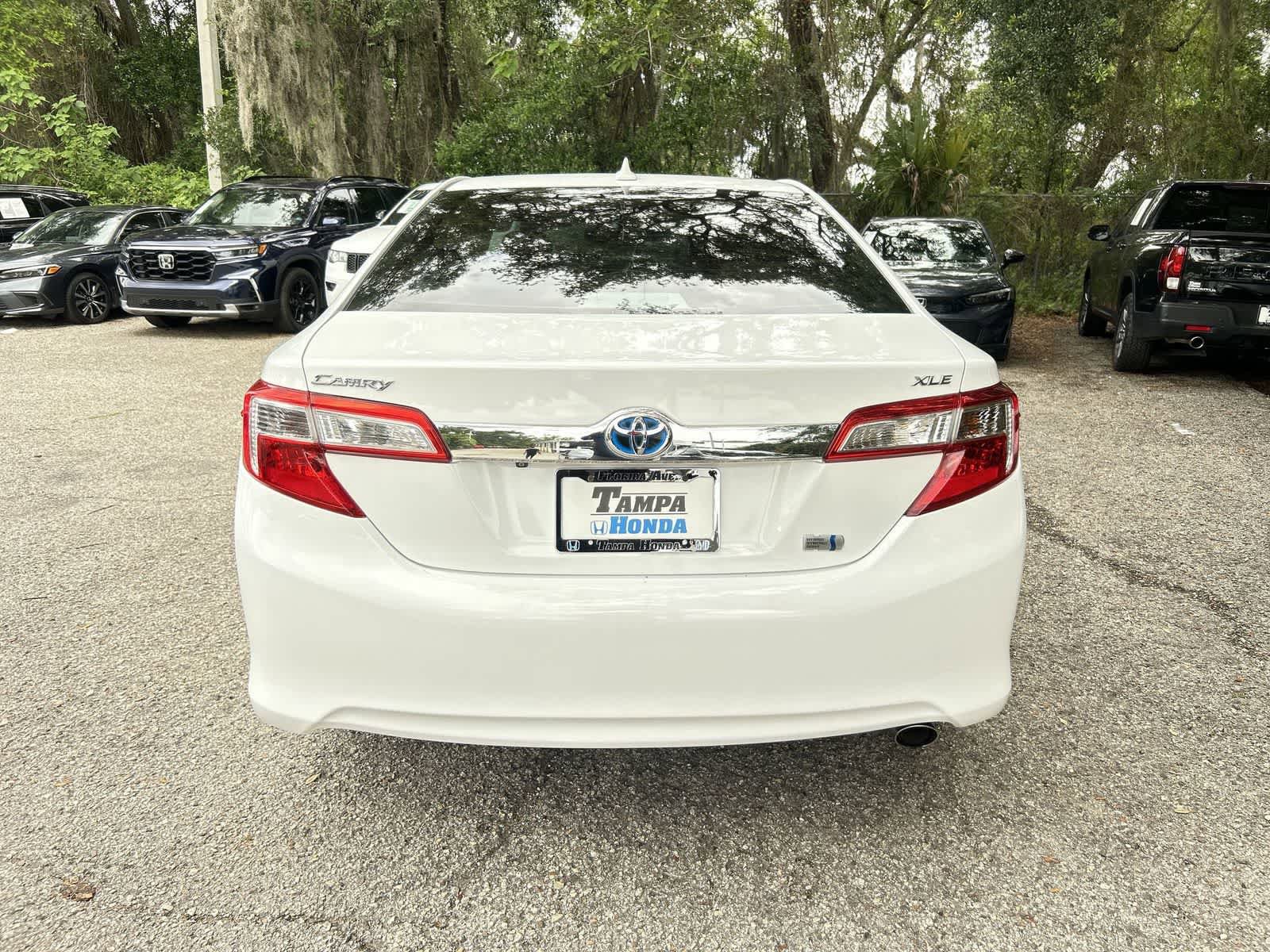 Used 2014 Toyota Camry XLE w/ Leather Package FWD image 7