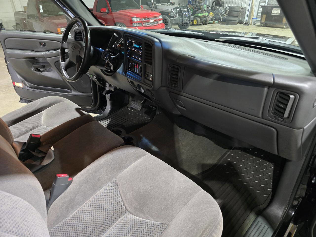 Used 2007 Chevrolet Silverado 2500 LT w/ Snow Plow Prep Package image 37