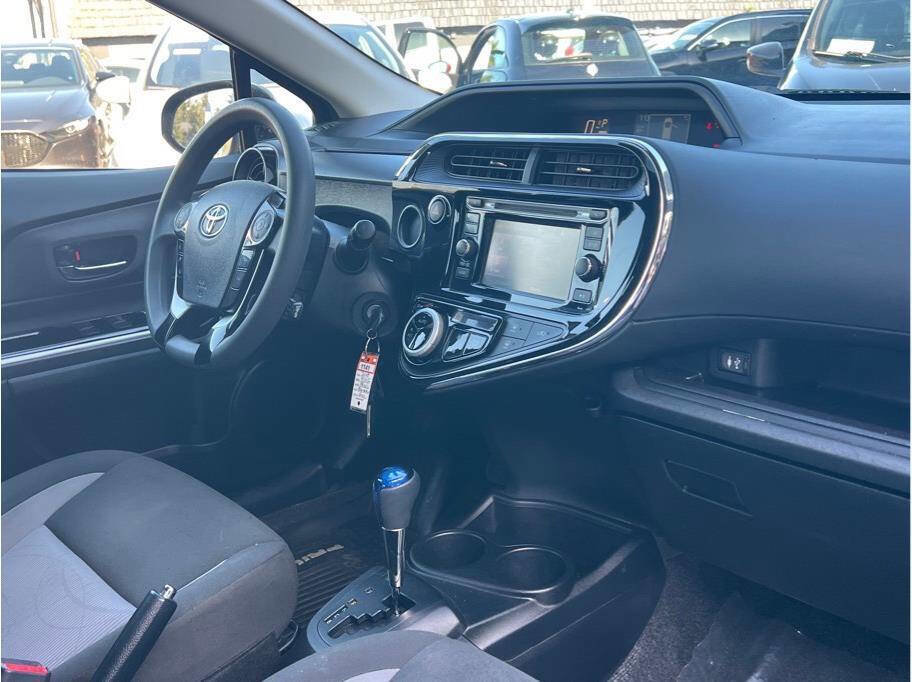 Used 2018 Toyota Prius C Two image 22