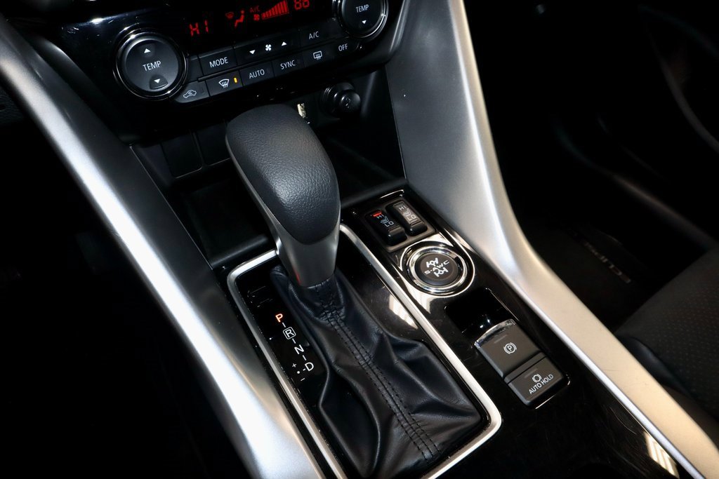 Used 2024 Mitsubishi Eclipse Cross SE image 33