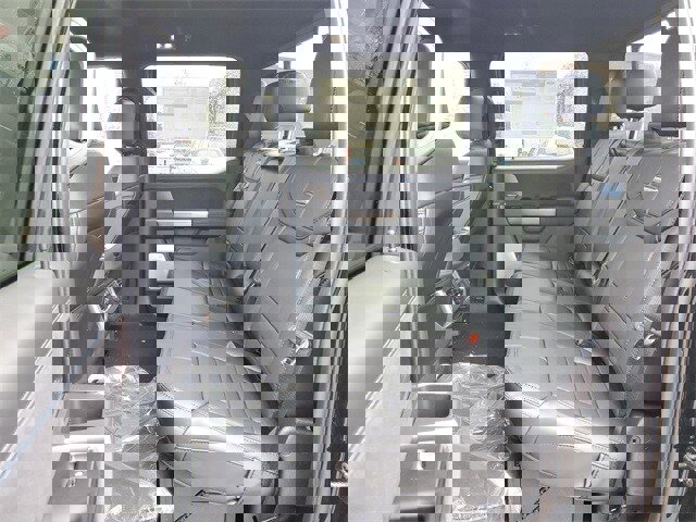 New 2026 Ford F350 Platinum w/ FX4 Off-Road Package image 34