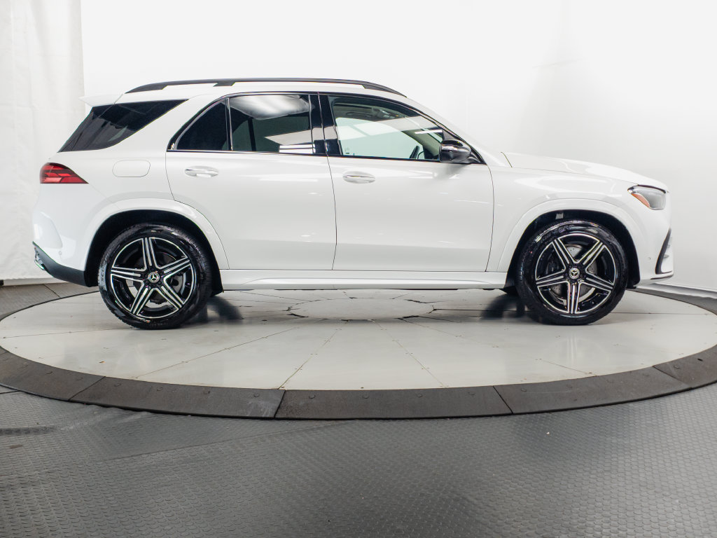 Used 2025 Mercedes-Benz GLE 450e 4MATIC w/ AMG Line Exterior image 35