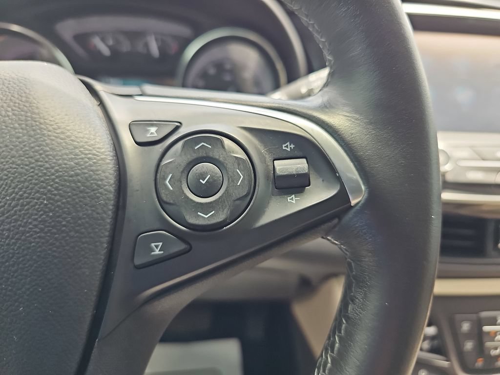 Used 2020 Buick Envision Preferred AWD/4WD image 18
