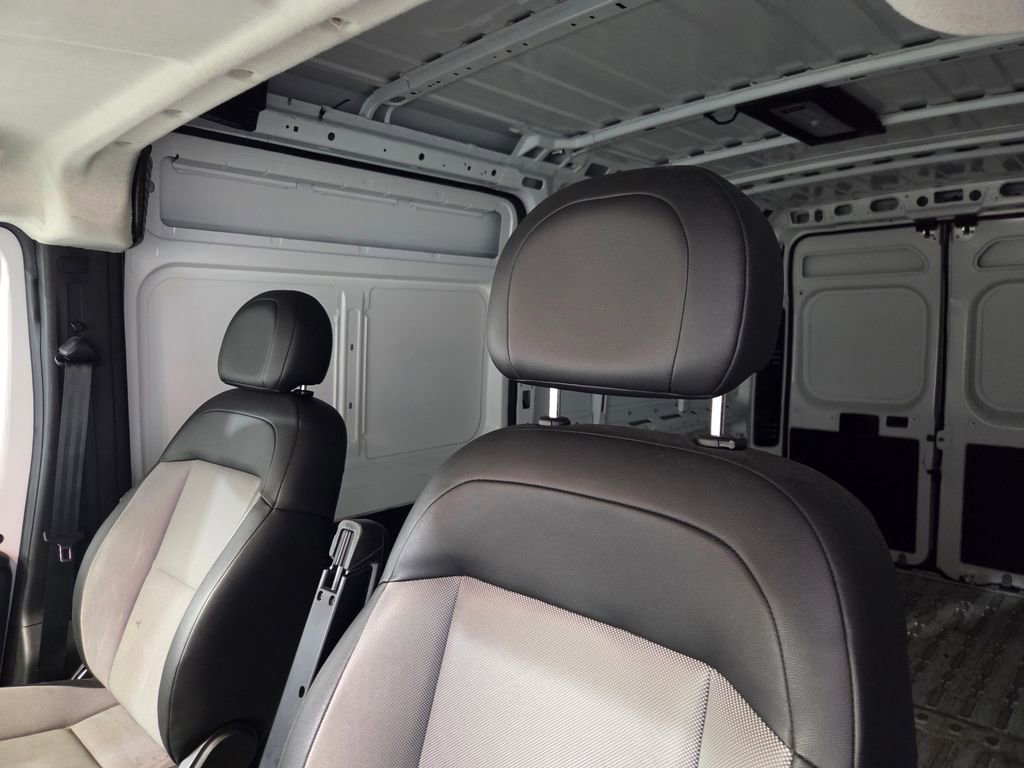 Used 2025 RAM ProMaster 2500 w/ Convenience Group FWD image 15