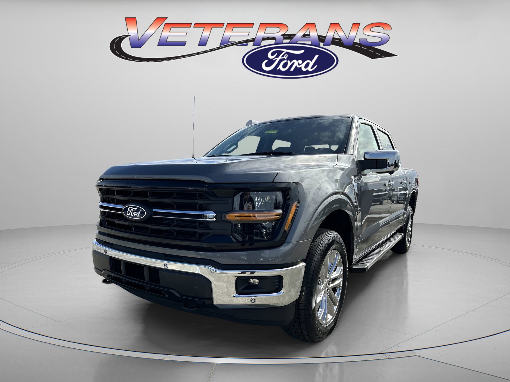 New 2025 Ford F150 XLT w/ Equipment Group 302A MID
