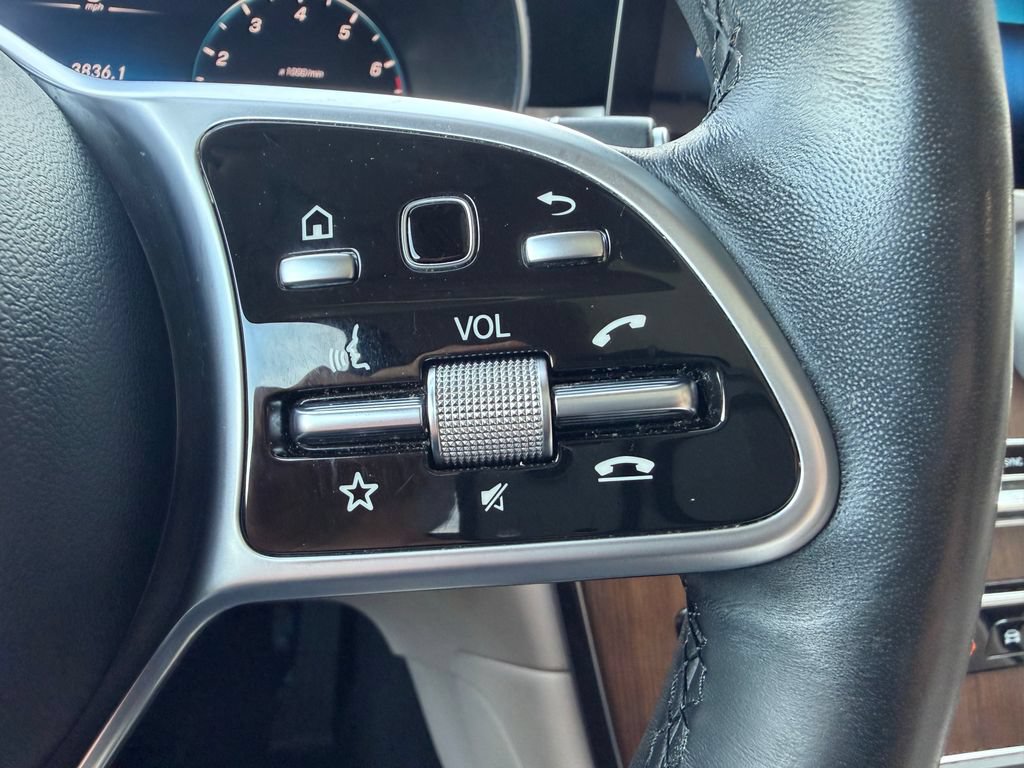 Used 2021 Mercedes-Benz GLC 300 4MATIC image 13