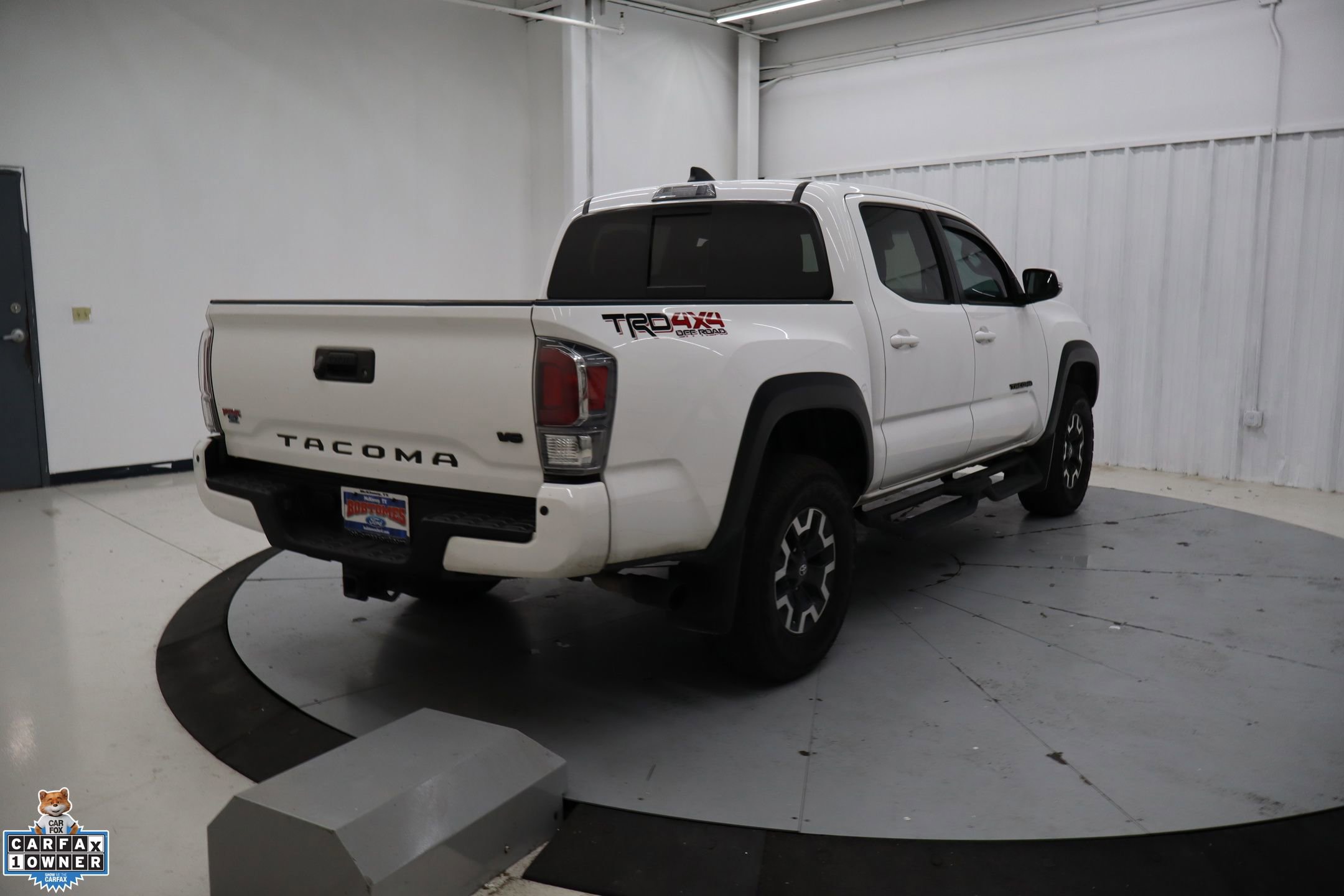 Used 2023 Toyota Tacoma TRD Off-Road w/ Technology Package image 4