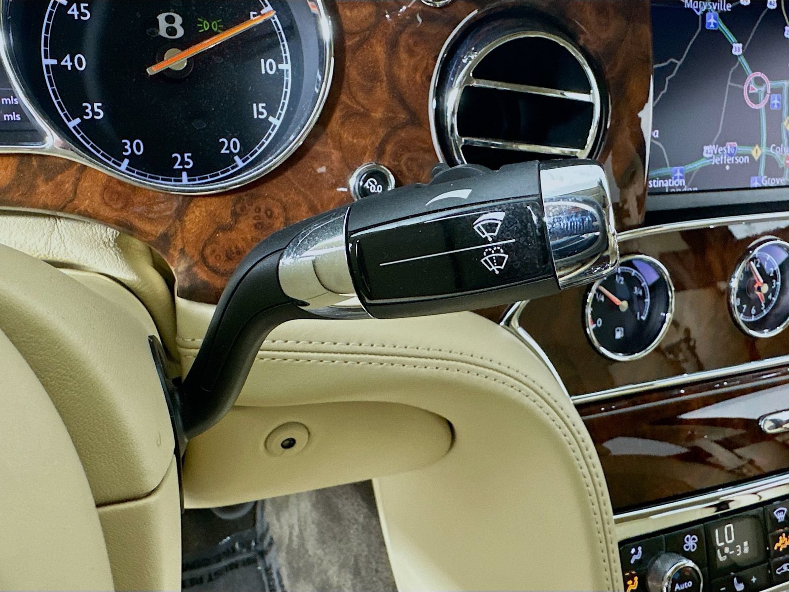 Used 2011 Bentley Mulsanne RWD image 51