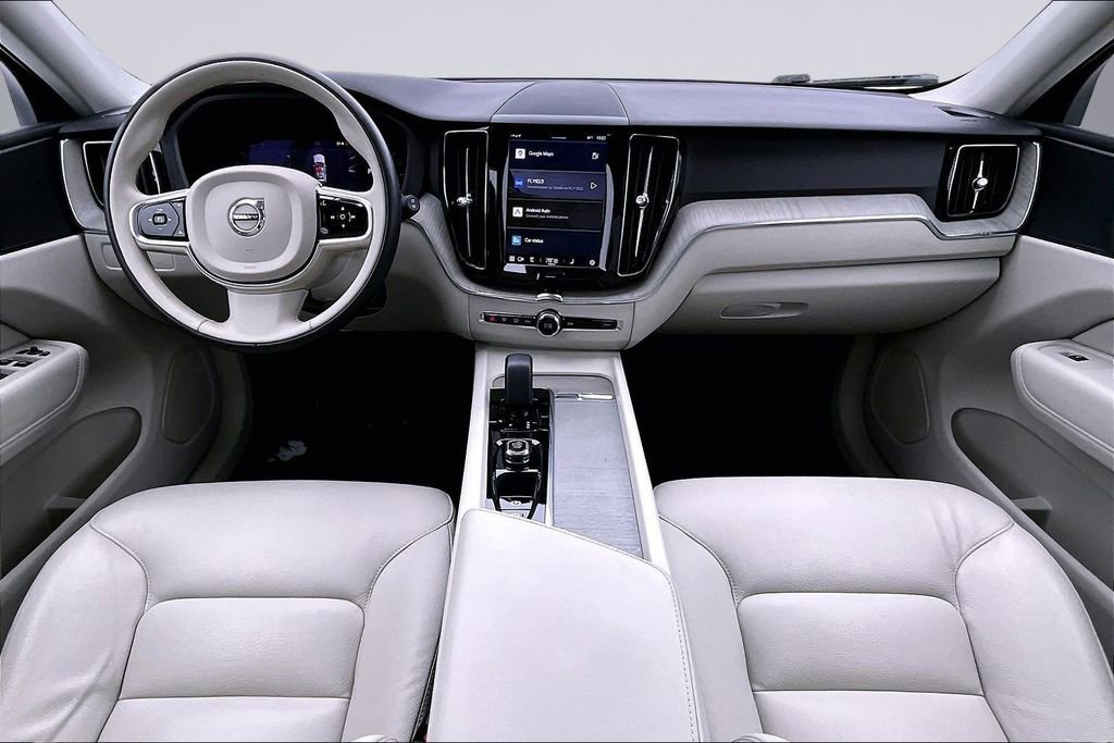 Certified 2023 Volvo XC60 B5 Plus image 7