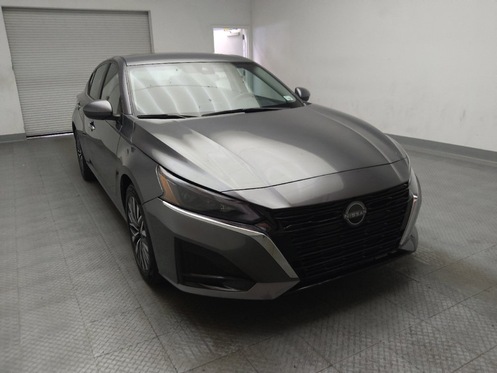 Used 2023 Nissan Altima 2.5 SV FWD image 14