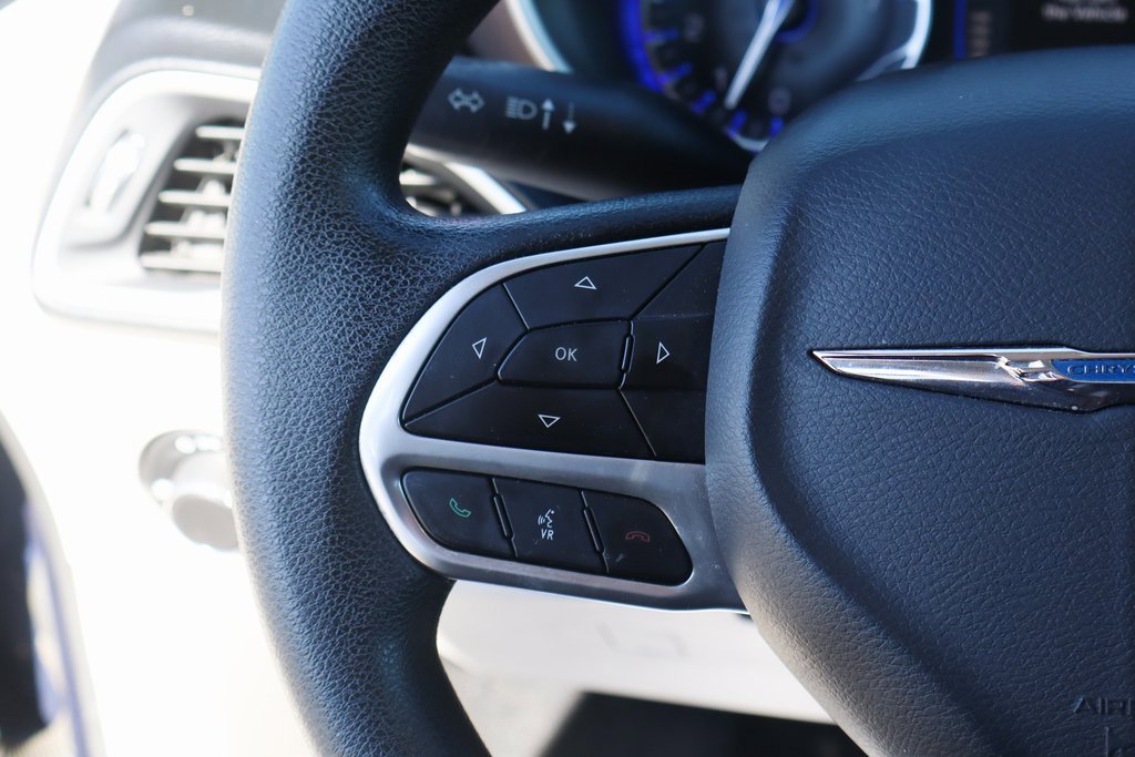 Used 2019 Chrysler Pacifica Touring image 19