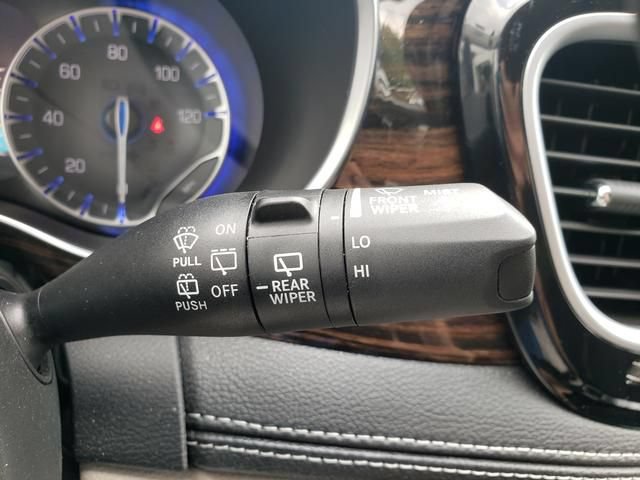 Used 2024 Chrysler Pacifica Limited FWD image 30