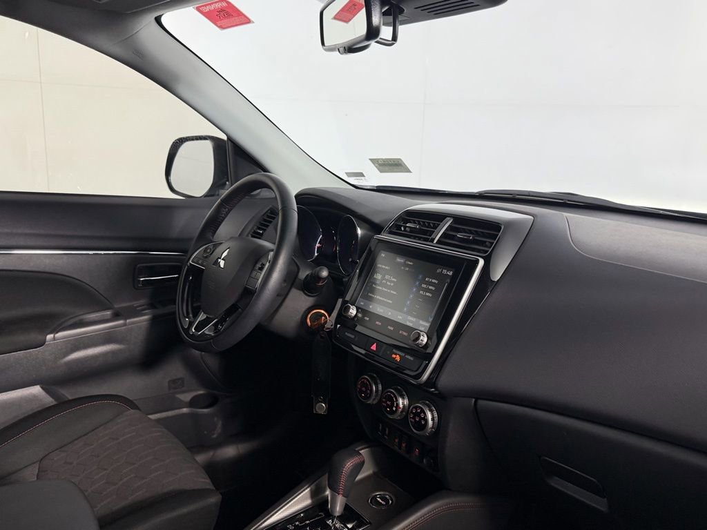 Used 2025 Mitsubishi Outlander Sport LE image 32