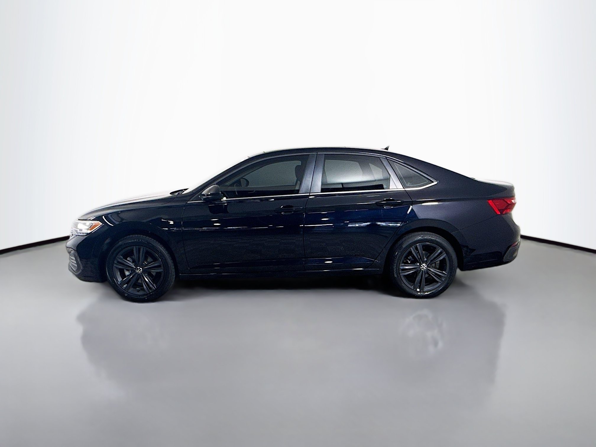 Used 2023 Volkswagen Jetta SE w/ Panoramic Sunroof Package FWD image 6