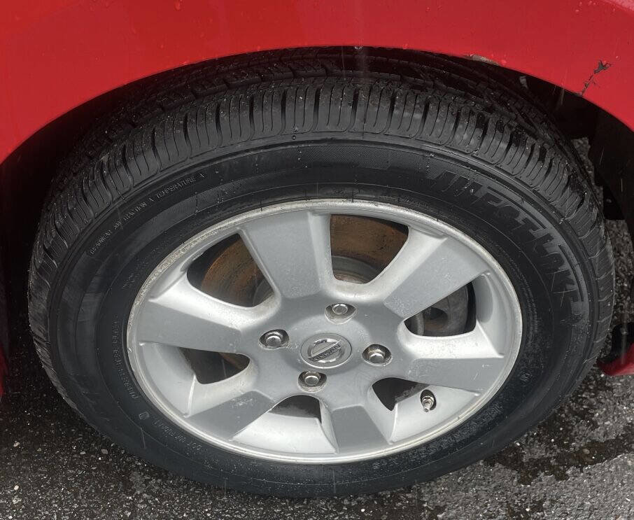 Used 2010 Nissan Versa SL w/ Navigation/Satellite Pkg image 11