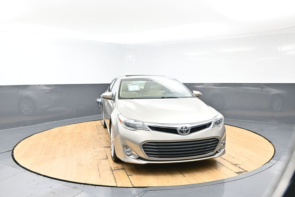 Used 2014 Toyota Avalon Limited image 2