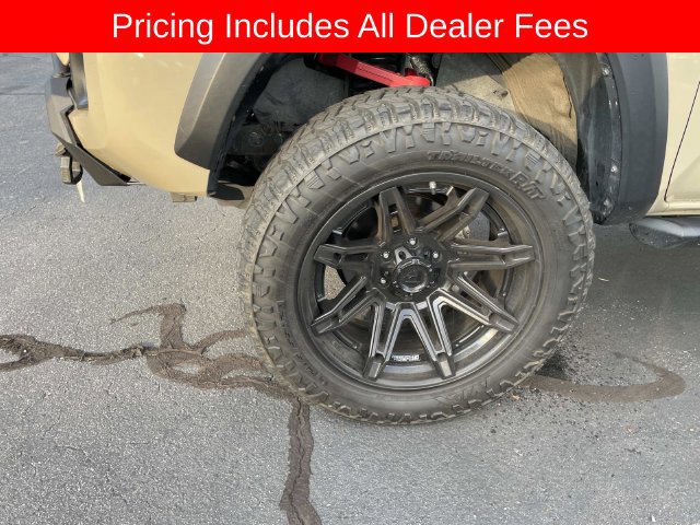 Used 2018 Toyota Tacoma TRD Off-Road AWD/4WD image 2