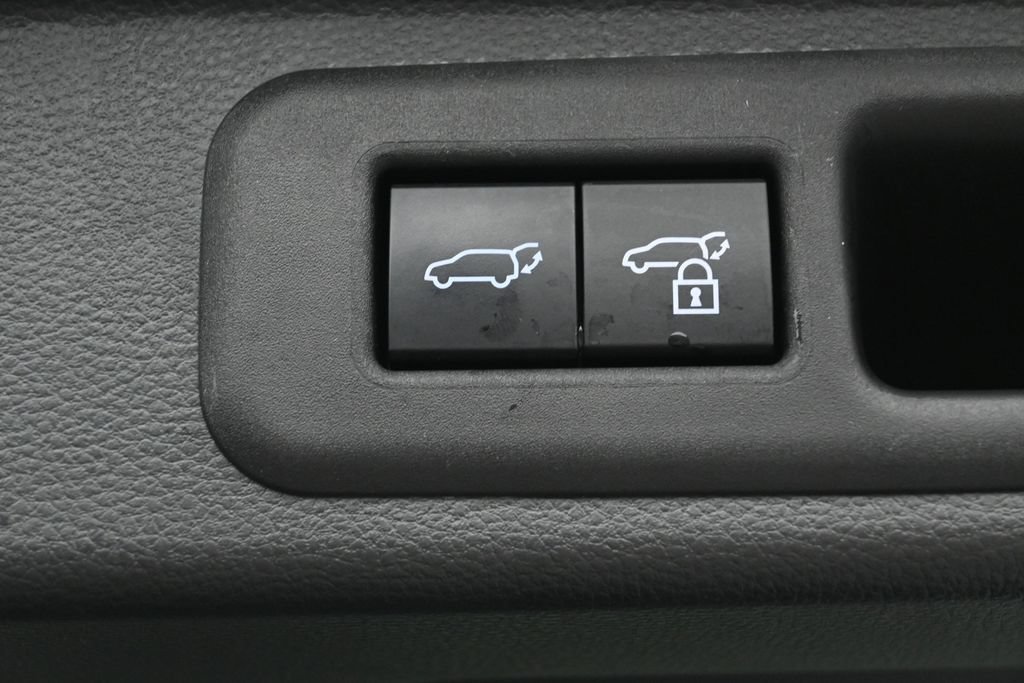 Certified 2024 Toyota Sequoia Platinum AWD/4WD image 35