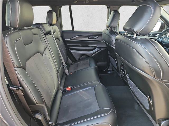 Used 2024 Jeep Grand Cherokee Altitude AWD/4WD image 25