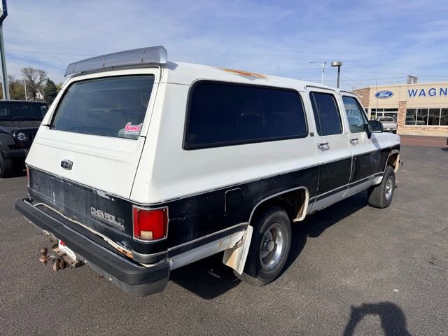 Used 1990 Chevrolet Suburban 4WD image 3