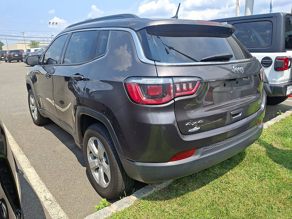 Used 2020 Jeep Compass Latitude w/ Cold Weather Group AWD/4WD image 3