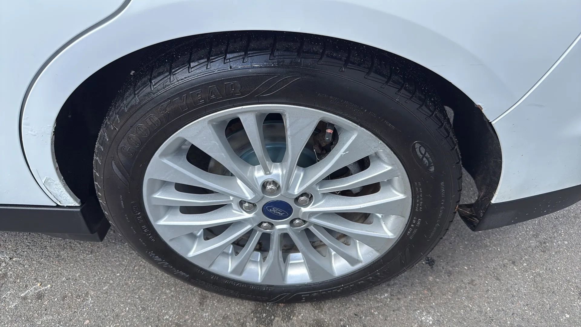 Used 2017 Ford C-MAX Energi SE image 9